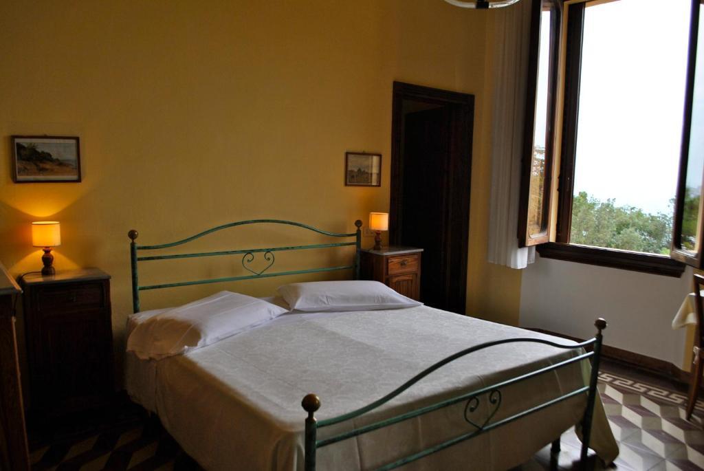 Albergo Miramare كاسْتيلونْشيلّو الغرفة الصورة