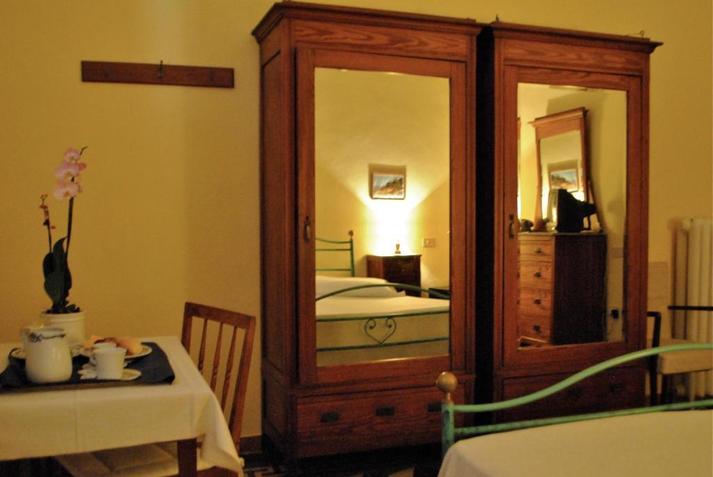 Albergo Miramare كاسْتيلونْشيلّو الغرفة الصورة